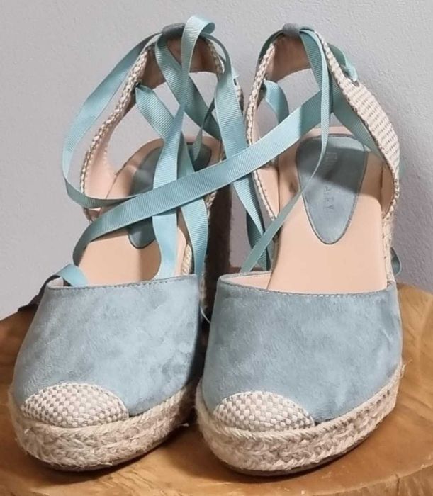 Espadryle koturny, wiązane, rozmiar 40, piękny kolor