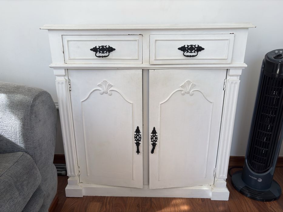 Armario branco 2 portas e 2 gavetas pequeno