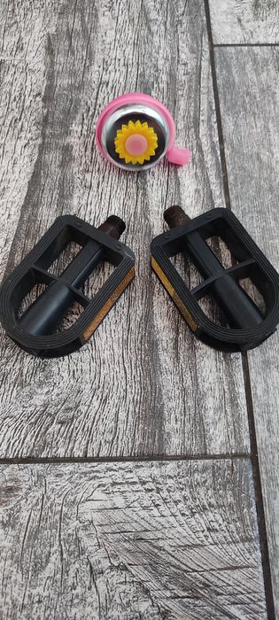 Dzwonek i pedały do rowerka dzieciecego