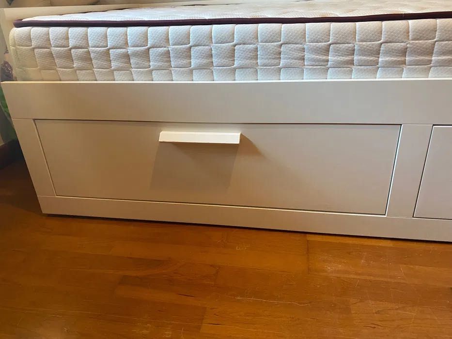 Cama extensível praticamente nova