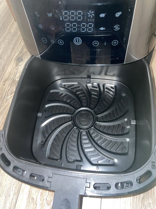 Air Fryer W bardzo dobrym stanie  w prawie nie używany