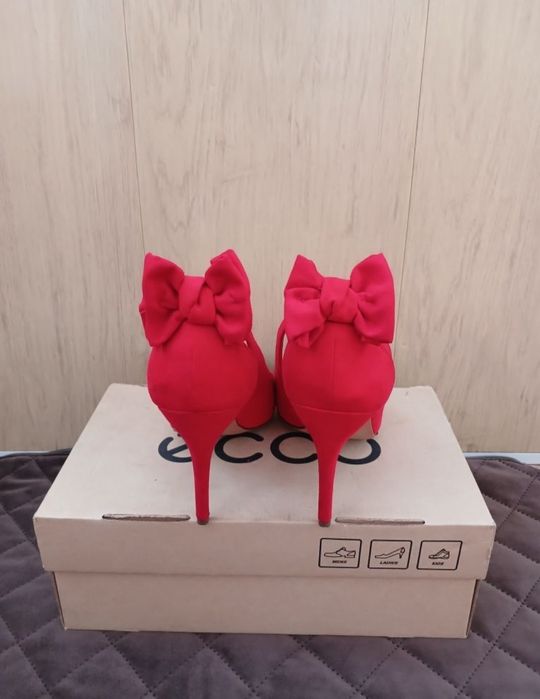 Туфли лодочки велюровые