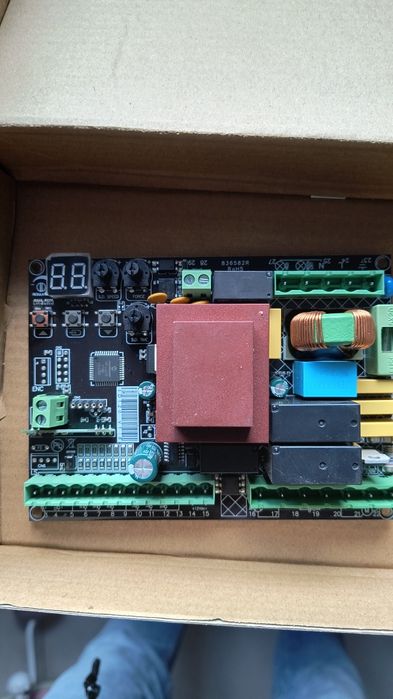 Napęd do bramy Force Hi-Tron 230v Płyta sterująca nowa!