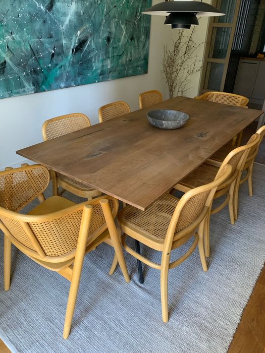 Mesa de jantar e cadeiras Area