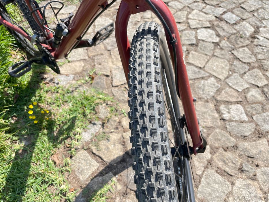 Bicicleta Kona Dew + set de pneus
