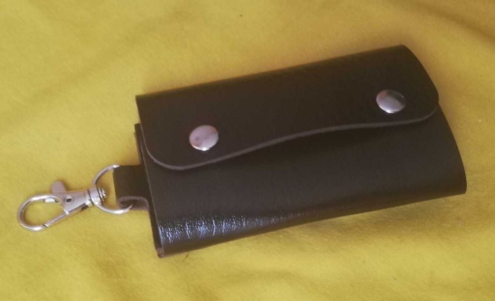 Nowe skórzane etui na klucze klasyczne brązowe na 6 kluczy