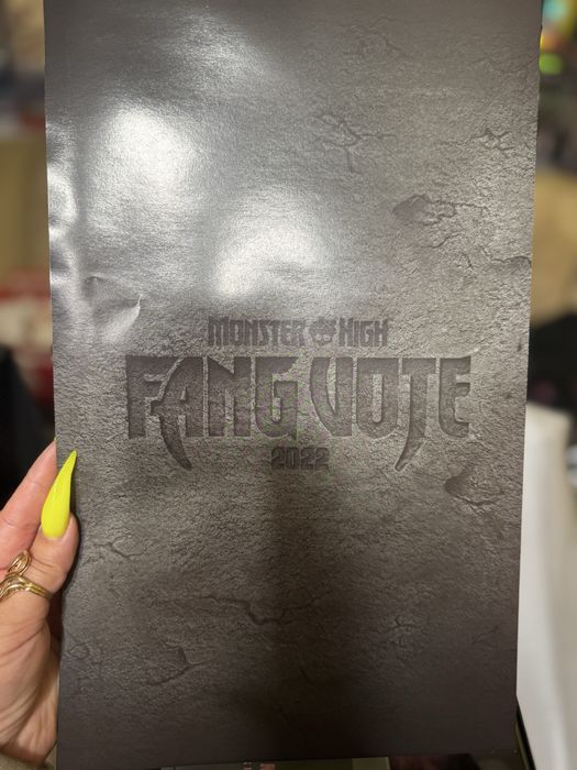 Monster high Rochelle fang vote