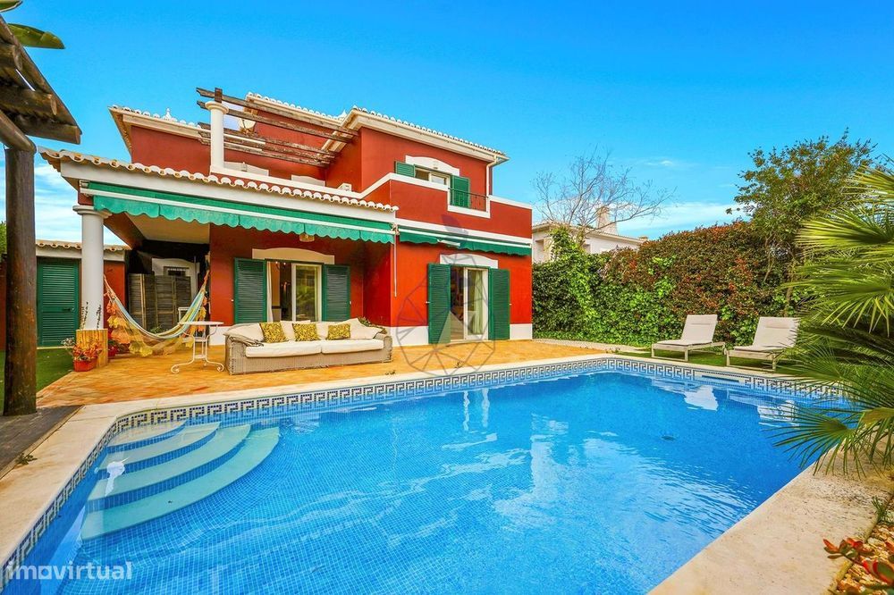 Deslumbrante moradia T4+1 com piscina em Alvor - Vau