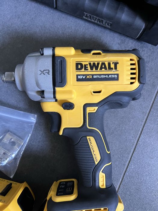 Безщітковий Акум. Гайковерт Dewalt DCF 891