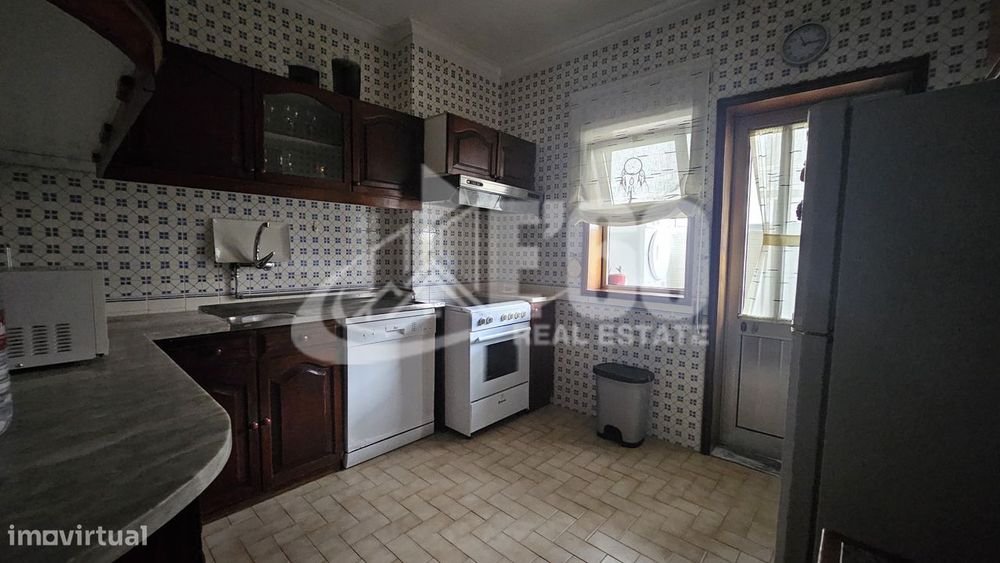 T3 Espinho junto à Biblioteca.