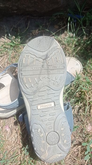 Босоніжки сандалі