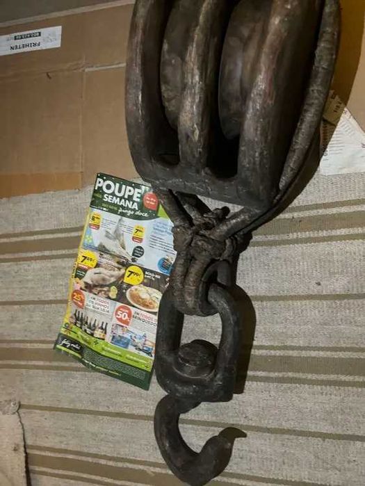 Moitão duplo do Século XIX – Madeira, Ferro e Corda Original