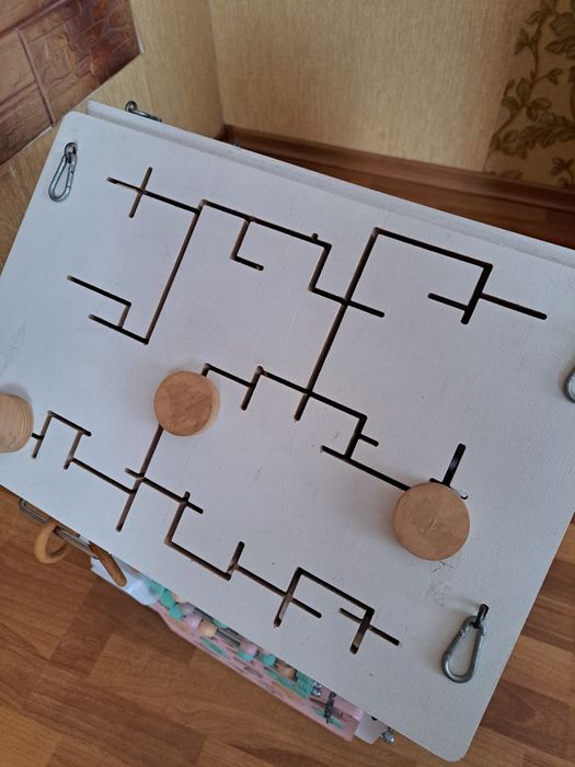 Бізікуб. Бізі борд. Бізі будинок