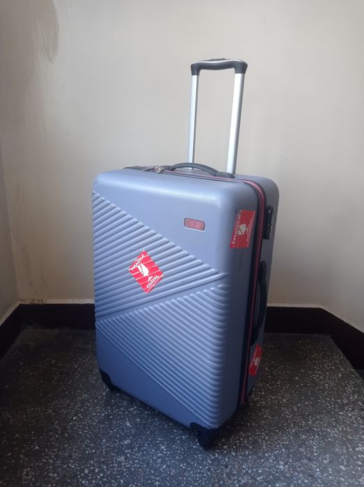 Walizka podróżna na kółkach suitcase