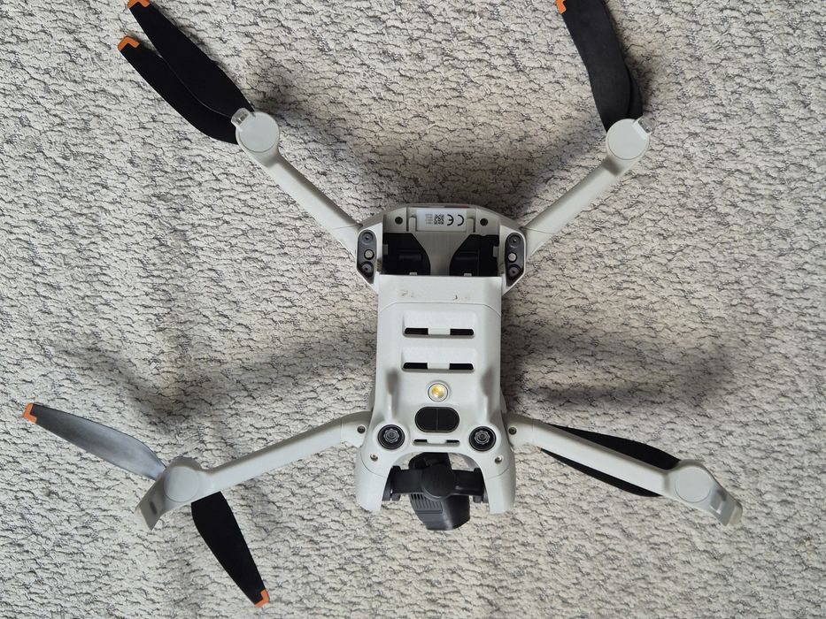 DJI Mini 4 Pro + RC2 + 2 Baterie + Hub FCC