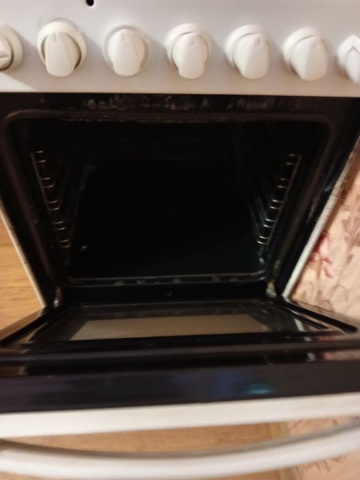 Продам плиту комбіновану ariston- газова поверхня, духовка електрична