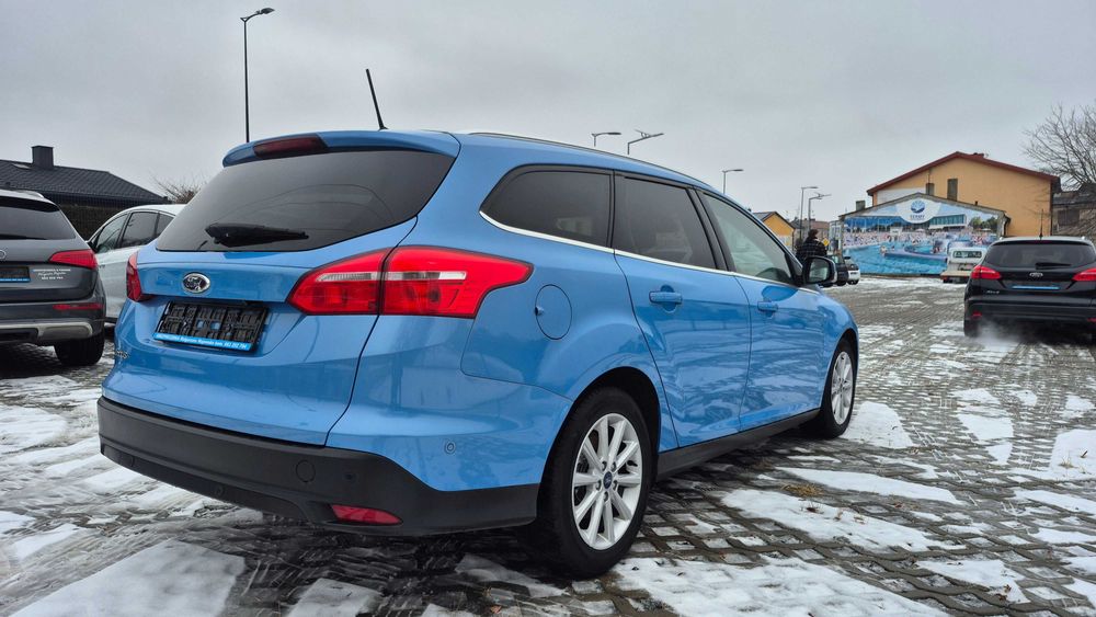 Ford Focus kombi bezwypadkowy  śliczny kolor