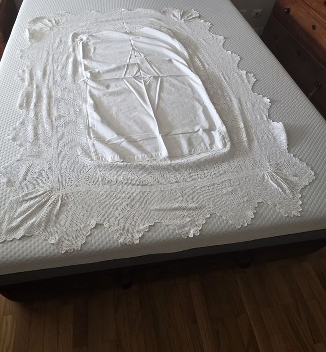 Toalha  com aplicação  de crochet