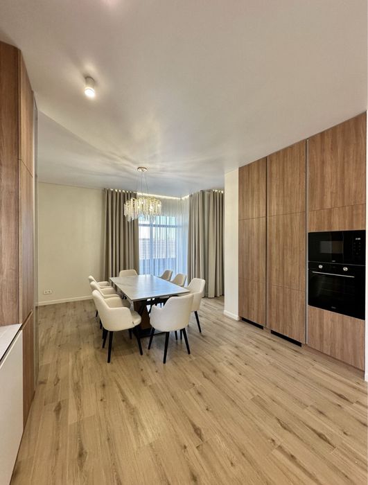 Одноповерховий будинок, новий дизайнерський ремонтом, закрите містечко