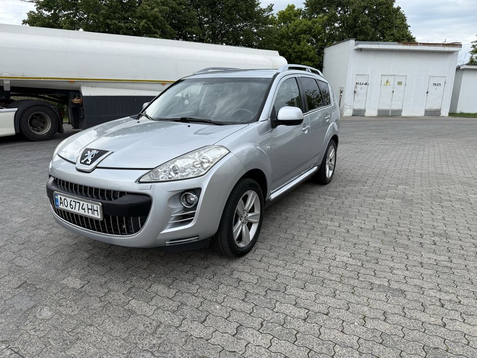 Автомобіль( кросовер) 4х4