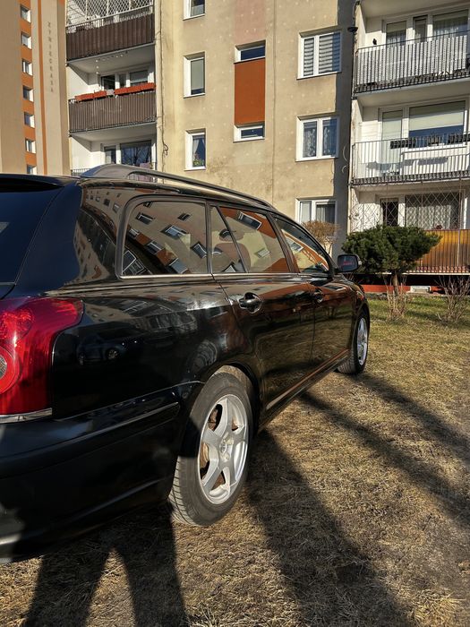 TOYOTA Avensis kombi