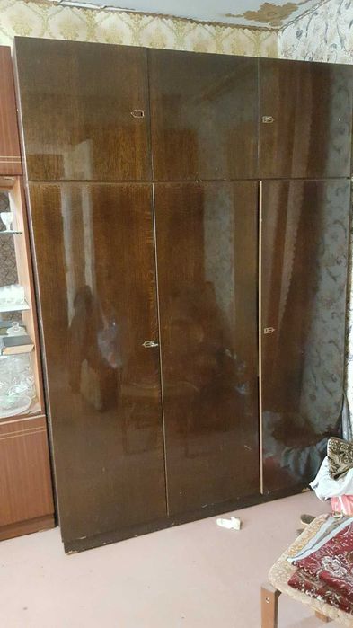 мебель трехстворчатый  шкаф
