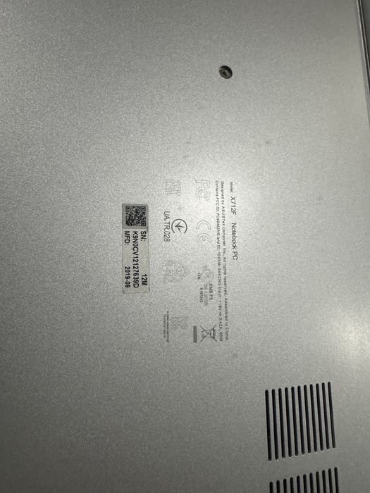 Asus vivibook 17” x712f i5