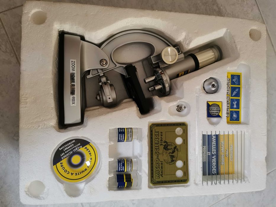 Microscópio para  crianças