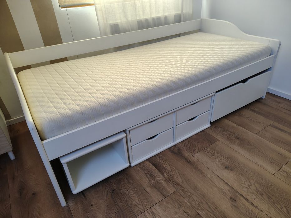 Łóżko dziewczęce z materacem 200x90