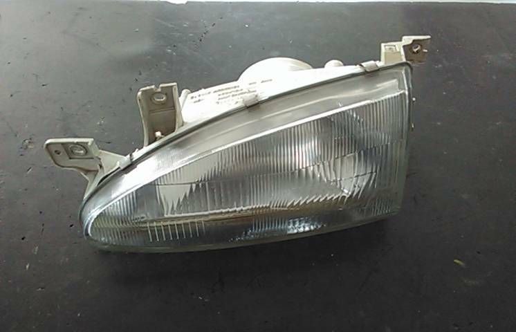 Ótica / farol esquerda HYUNDAI Accent I (X3)