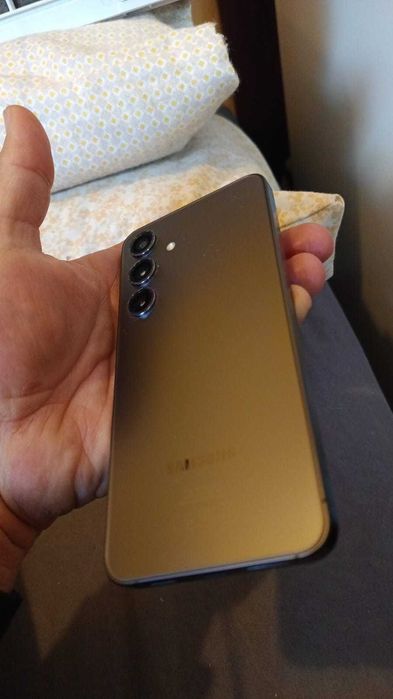 SAMSUNG S24 256G 2 meses de uso