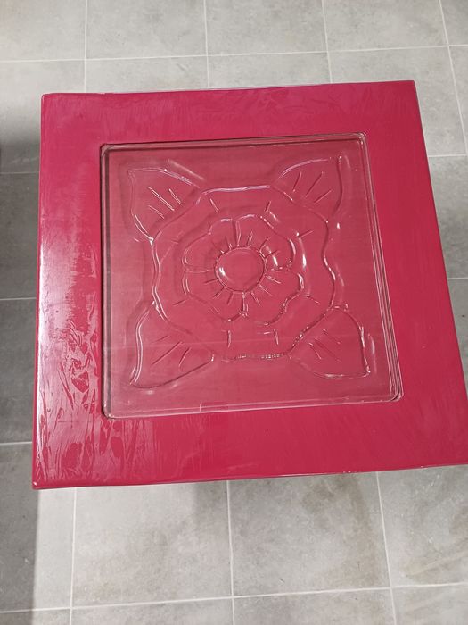 Mesas de apoio em madeira