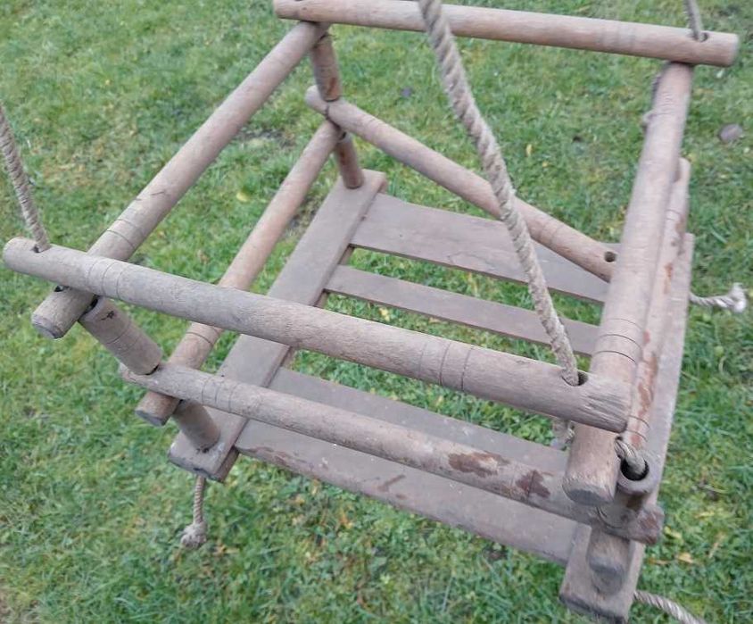 Drewniana huśtawka dziecięca z epoki, vintage