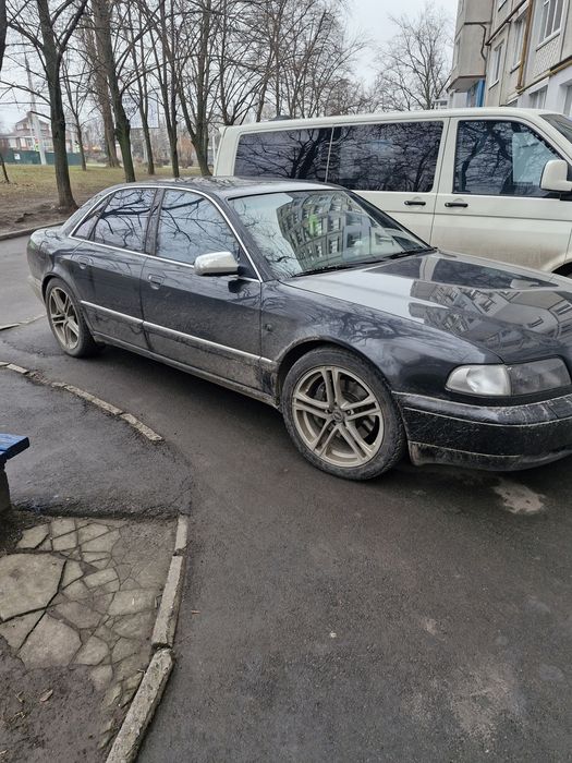 Ауді а8д2 1998року..
