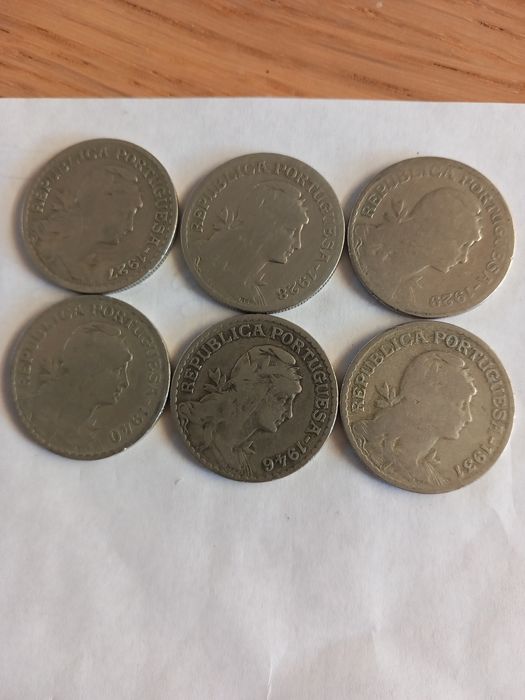 Moedas de 1 escudo