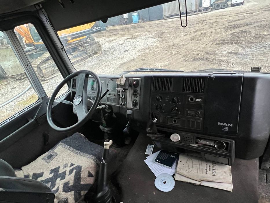 Трал 40 тон з головкою ман 6*4