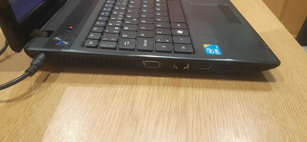 Portátil Acer Aspire 5742
