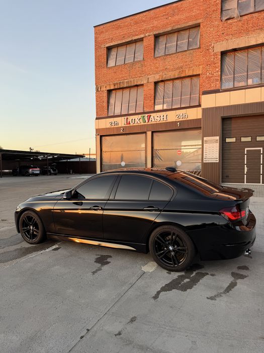 BMW f30 2012 328i задній привід
