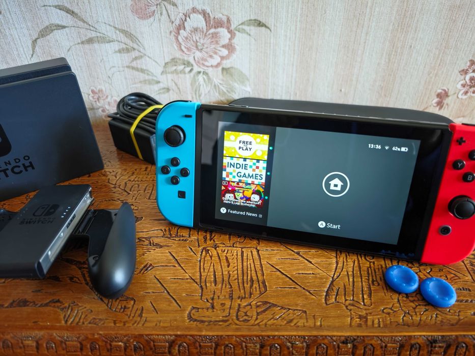 Nintendo Switch (Modelo 2019) Usada + jogo