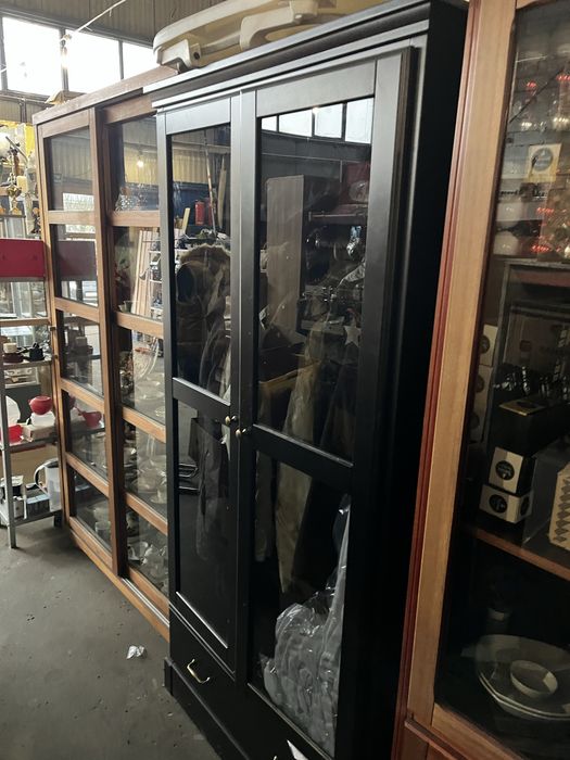 Szafa Czarna Przeszklona Szafa na ubrania ubraniowa IKEA