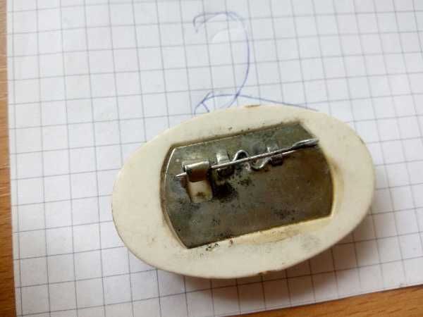 Брошь керамическая винтажная времен ссср.