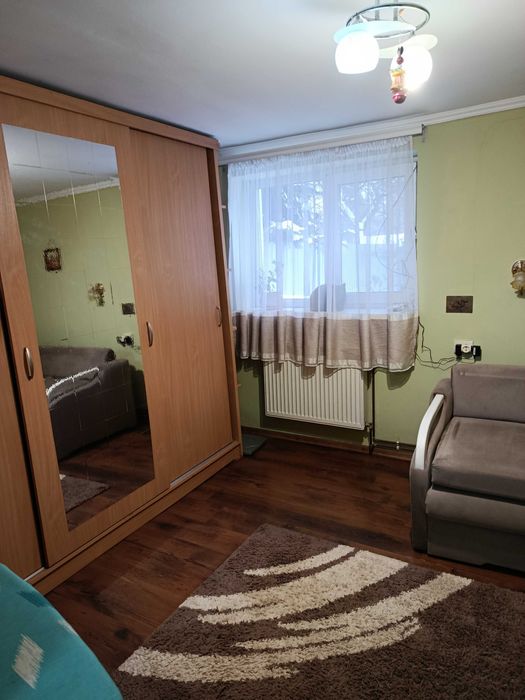 Продаеться 2-х поверховий напівособняк по вул.Карпатської України