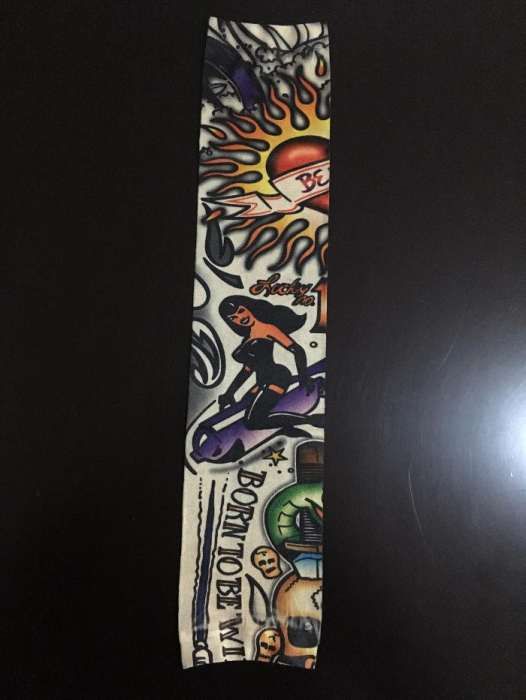 Manga tatuada para antebraço