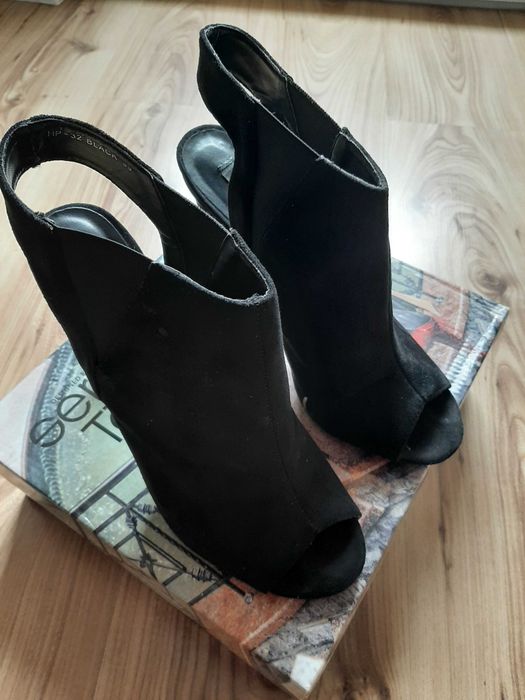 Buty damskie szpilki
