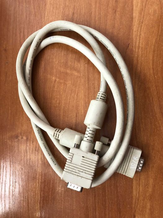 Kabel przewód monitora - łączący monitor z komputerem