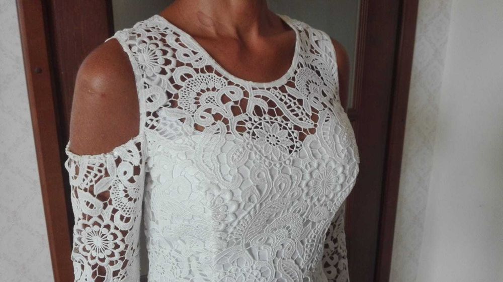 Sukienka koronkowa  R 38