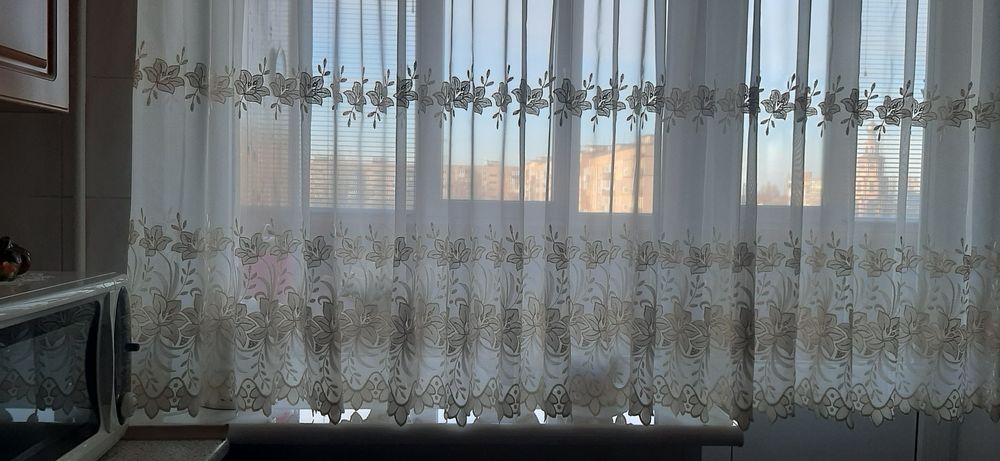 Штора до подоконника