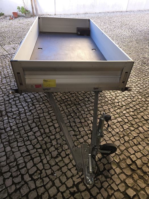 Atrelado com matricula própria