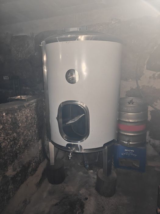 Duas cubas em aço inoxidável