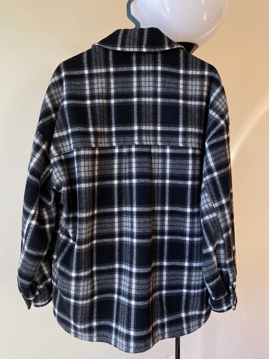 Camisa casaco oversized xadrez preta e branca Bershka